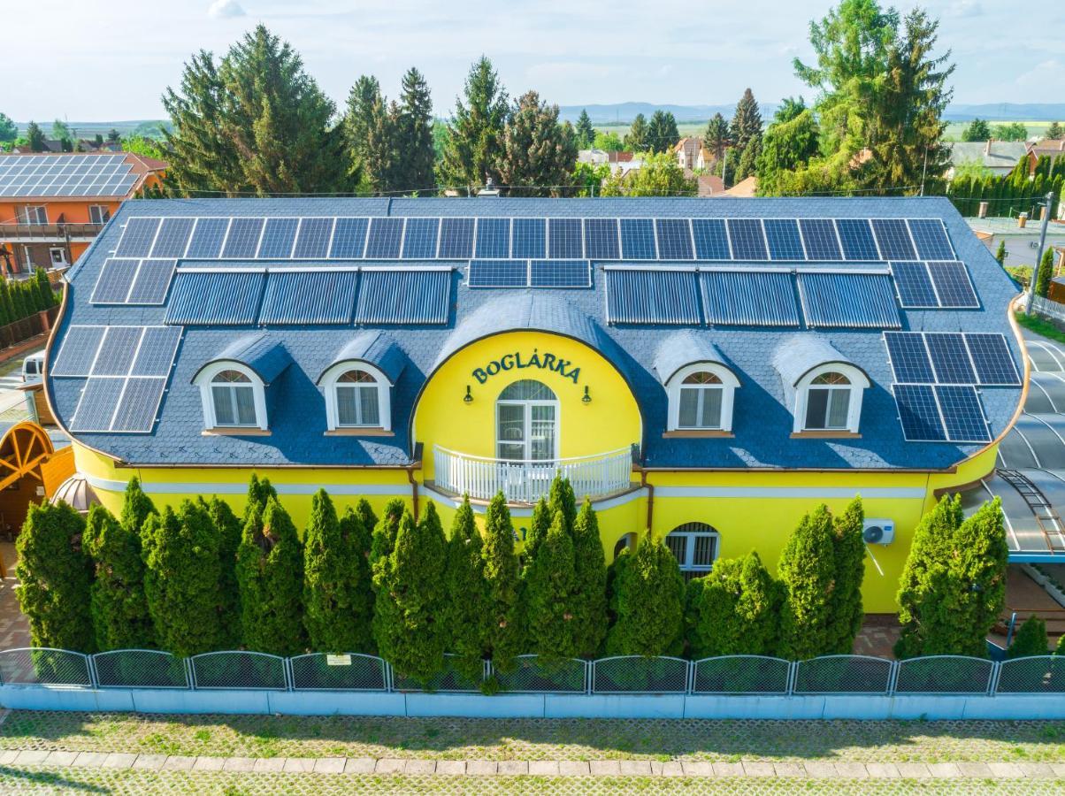 Boglarka Panzio - Etterem Hotel Mezokovesd Luaran gambar