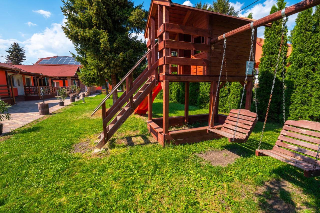 Boglarka Panzio - Etterem Hotel Mezokovesd Luaran gambar